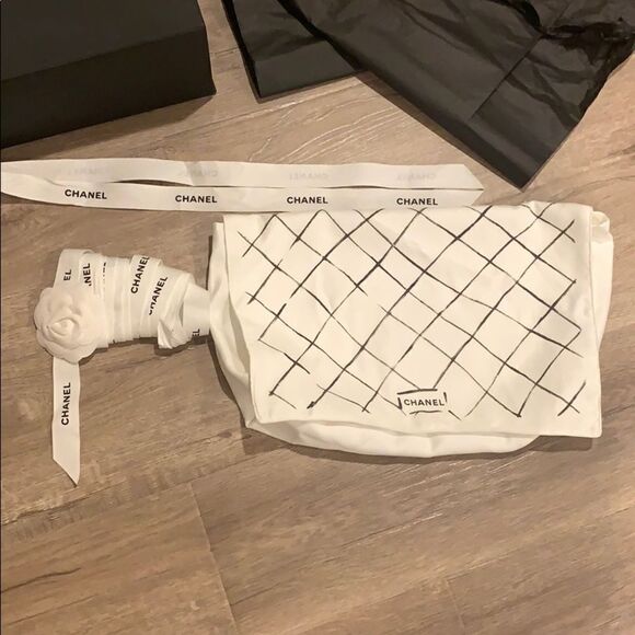 Chanel hardboard box bundle - Picture 2 of 8